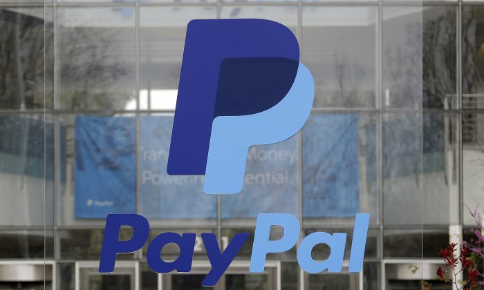 Segnaletica fuori dalla sede di PayPal a San Jose, in California, in una foto del file.  (Foto di Jeff Chiu/AP)